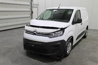 uszkodzony samochody osobowe Citroën Berlingo  2021/9