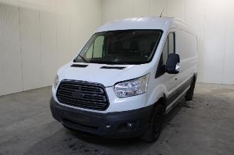 damaged passenger cars Ford Transit  2017/9