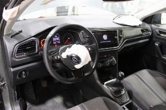 Volkswagen T-Roc  picture 9