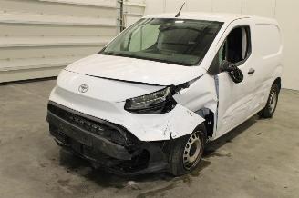 krockskadad bil auto Toyota ProAce CITY 2024/8