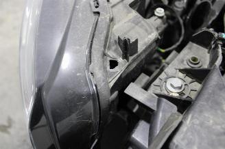 Peugeot 208  picture 23