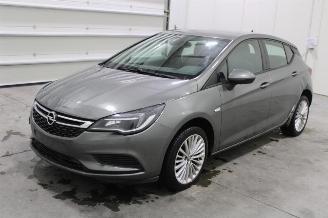 damaged passenger cars Opel Astra  2018/3