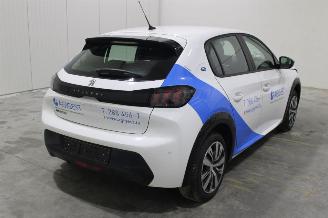 Peugeot 208  picture 3