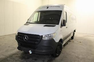Vaurioauto  passenger cars Mercedes Sprinter  2024/2