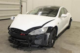 Unfallwagen Tesla Model S  2015/4