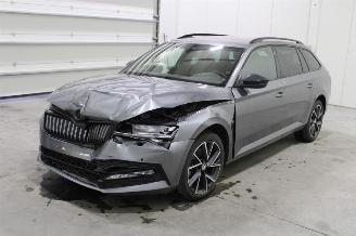 uszkodzony samochody osobowe Skoda Superb  2023/4
