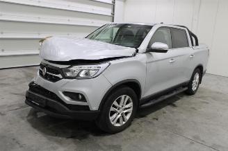 Voiture accidenté Ssang yong Musso  2019/8