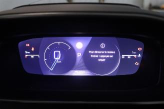 Peugeot 208  picture 12