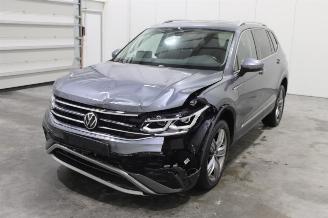 Vaurioauto  passenger cars Volkswagen Tiguan Allspace 2022/11