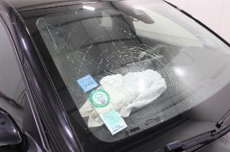 Peugeot 208  picture 9