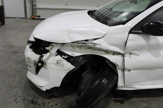 Peugeot 208  picture 5