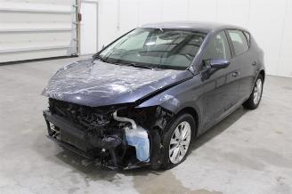 damaged passenger cars Seat Leon  2020/8