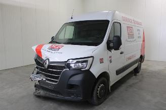 damaged passenger cars Renault Master  2020/2
