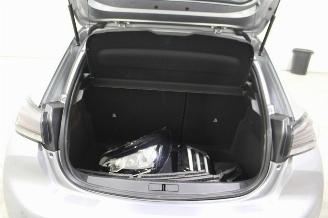 Peugeot 208  picture 18