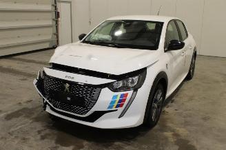 krockskadad bil auto Peugeot 208  2022/2