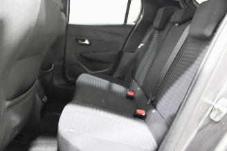 Peugeot 208  picture 11