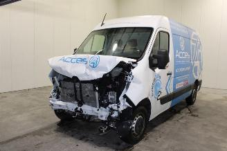 krockskadad bil auto Renault Master  2024/2