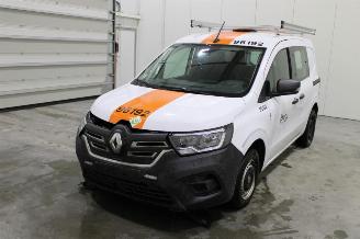 krockskadad bil auto Renault Kangoo  2023/12