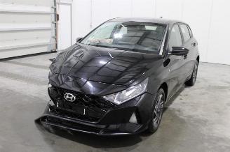 damaged passenger cars Hyundai I-20 i20 2023/5