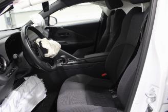 Toyota C-HR  picture 10