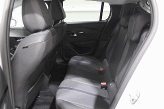 Peugeot 208  picture 11