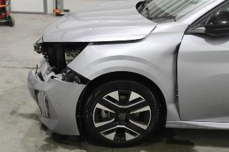 Peugeot 208  picture 6