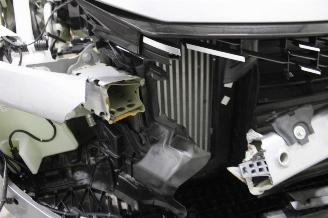 Peugeot 208  picture 16