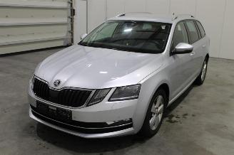 Damaged car Skoda Octavia  2019/9