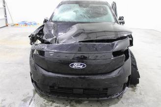 Ford Explorer  picture 6
