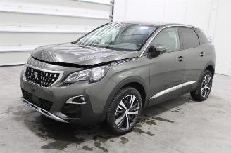 krockskadad bil auto Peugeot 3008  2019/2