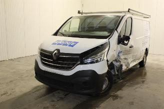 Vaurioauto  passenger cars Renault Trafic  2021/10