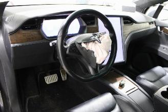 Tesla Model X  picture 10