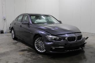 krockskadad bil auto BMW 3-serie 320 2016/4