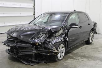 Damaged car Volkswagen Golf  2023/2