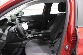 Peugeot 208  picture 12