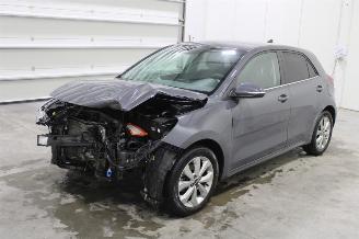 damaged passenger cars Kia Rio  2022/5