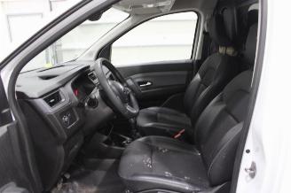 Renault Express  picture 11