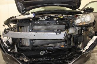 Peugeot 208  picture 19