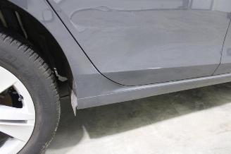 Volkswagen Golf  picture 8