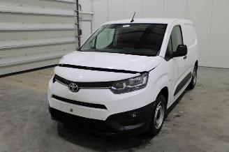 skadebil auto Toyota ProAce CITY 2022/2