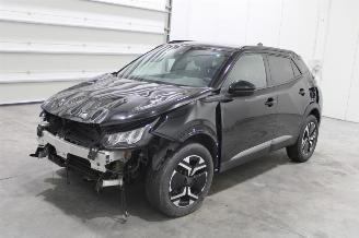 damaged passenger cars Peugeot 2008  2024/5