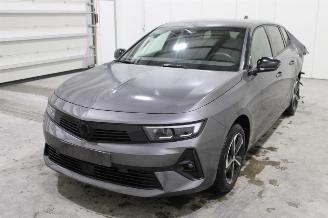 Vaurioauto  passenger cars Opel Astra  2025/4