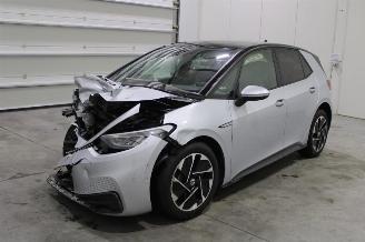 skadebil auto Volkswagen ID.3  2023/5