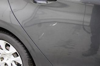 Peugeot 208  picture 8