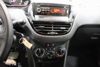 Peugeot 208  picture 14