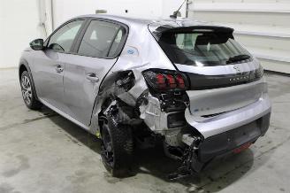 Peugeot 208  picture 4