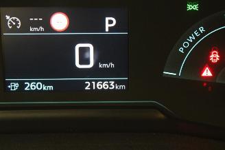 Peugeot 208  picture 13