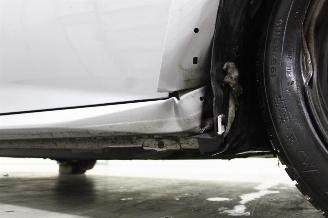 Peugeot 208  picture 6