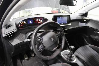 Peugeot 208  picture 10
