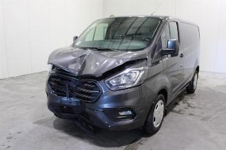 Damaged car Ford Transit  2020/9